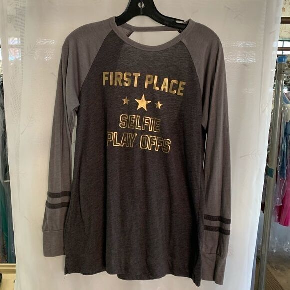 Hollister long sleeve t-shirt small open back - Picture 1 of 8